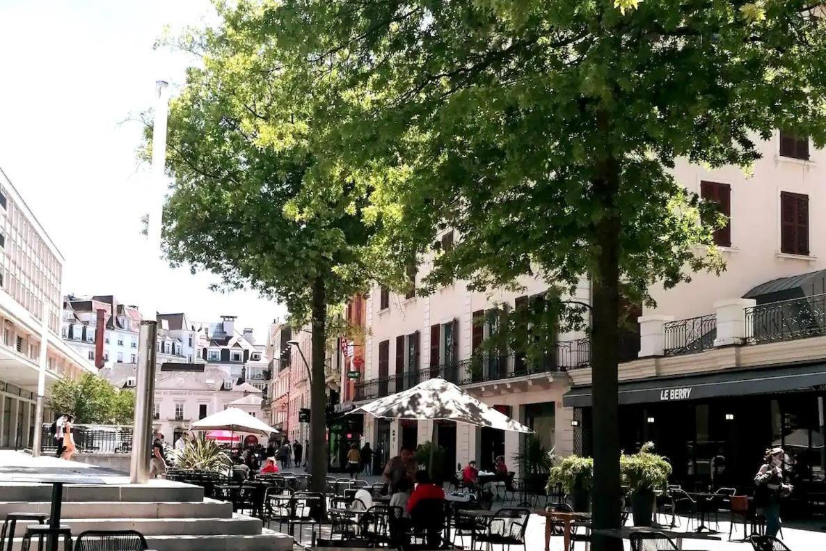 Au petit repère palois -studio - centre ville-balcon-WIFI FIBRE Pau Esterno foto